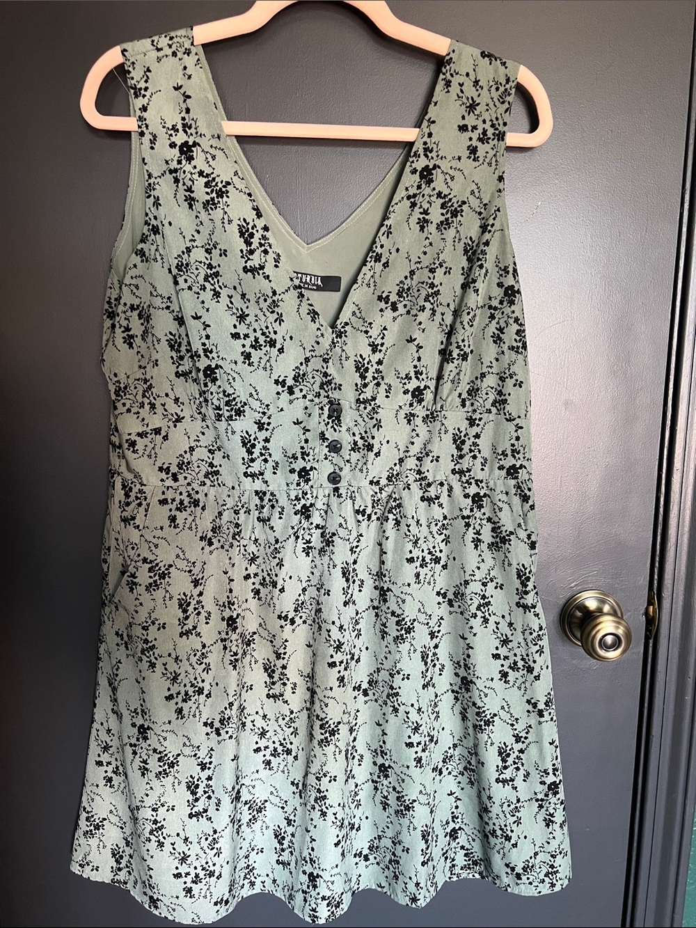 Disturbia Green Floral V-Neck Sleeveless Dress